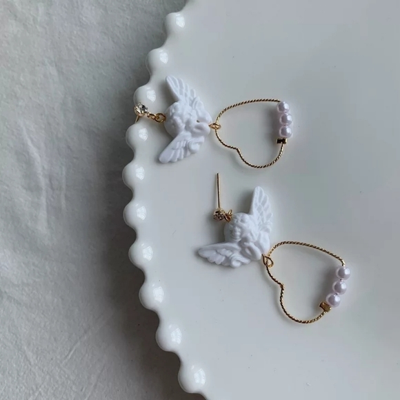 Princess Polly Jewelry - White Gold Angel Heart Earrings